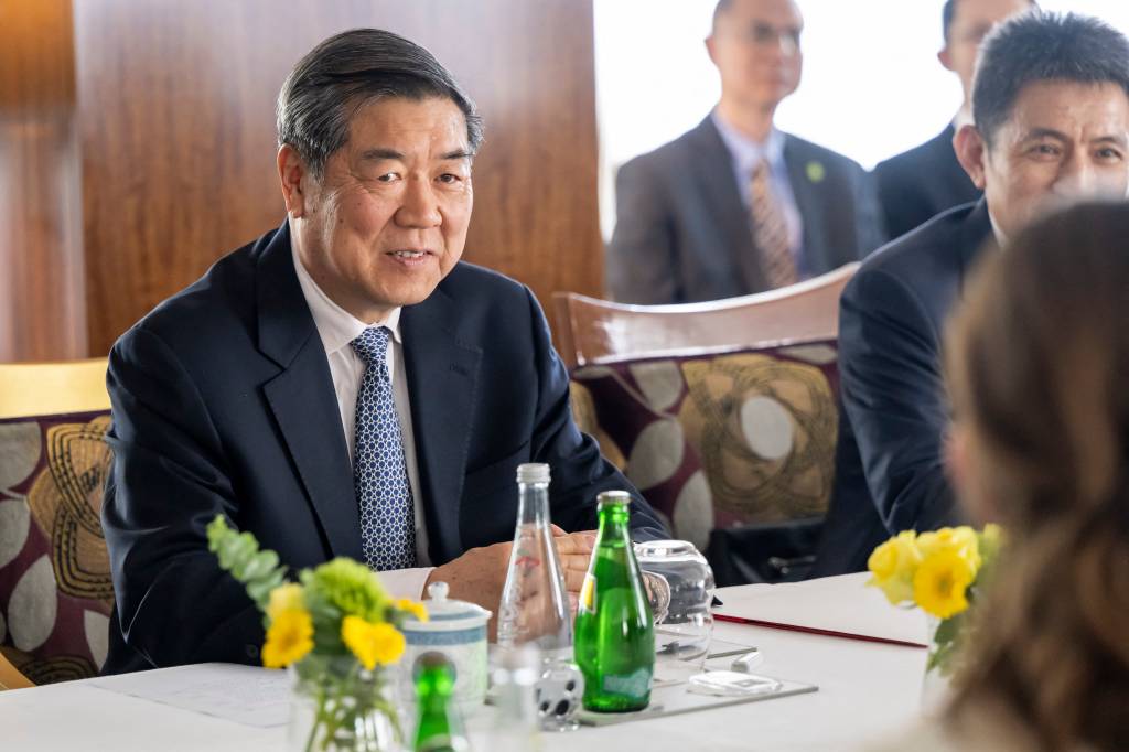 Quem é He Lifeng, ‘czar econômico’ da China que negociou acordo com os EUA