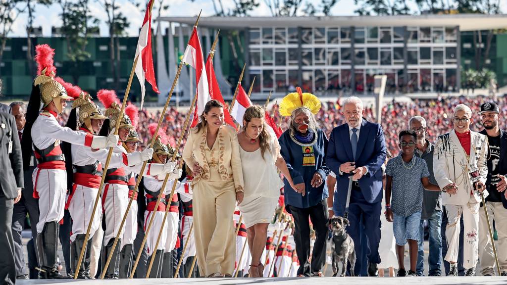 Troca em ministério é novo arranhão na imagem pró-diversidade do governo Lula