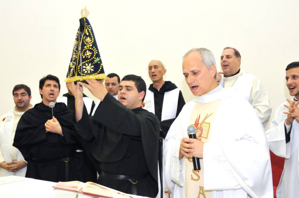 1000155148_953d3c Papa Leão XIV durante missa no encontro de jovens