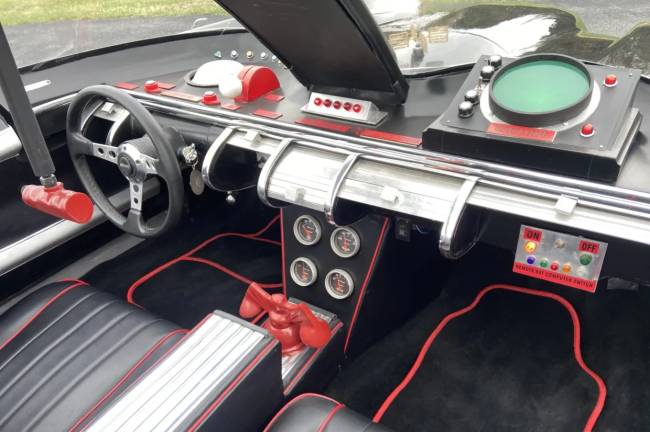 Interior reproduz modelo do seriado, mas conta com direção hidráulica e câmbio automático