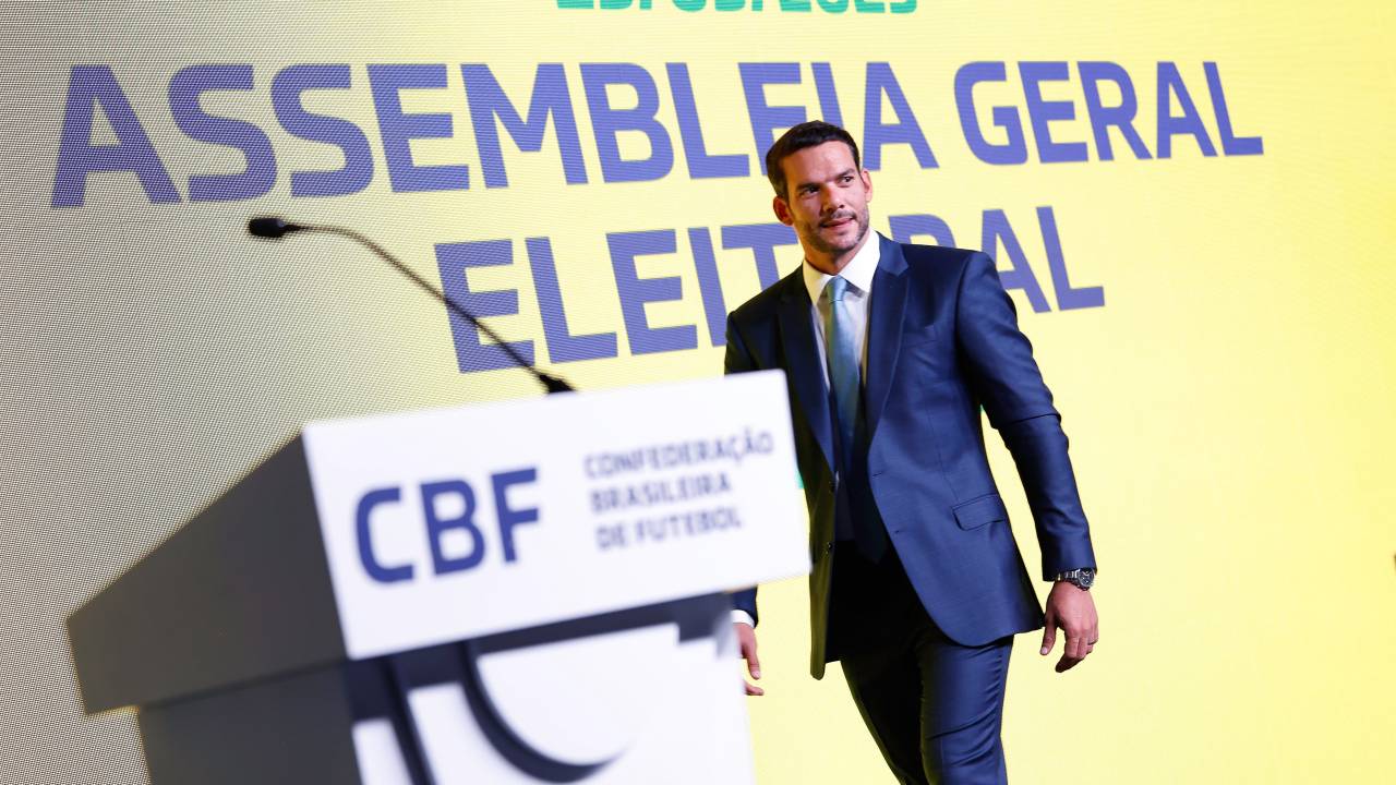 Samir Xaud na Assembleia Geral Eleitoral que o elegeu presidente da CBF