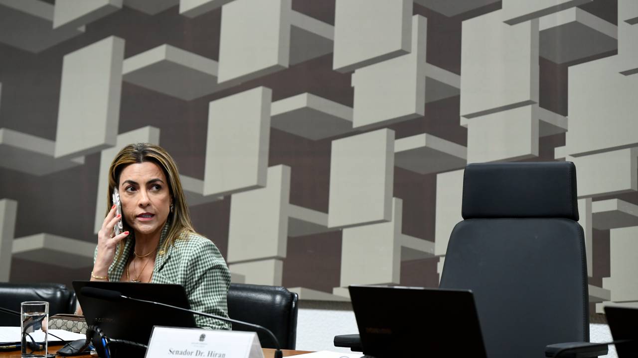 A senadora Soraya Thronicke (Podemos-MS), durante sessão da CPI das Bets (21-05-2025)