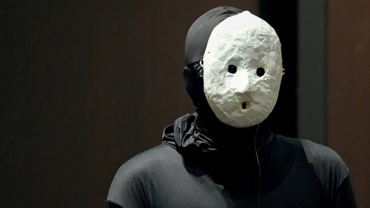ENIGMÁTICO - O japonês Uketsu: do YouTube para os livros, autor virou êxito mundial sob disfarce pitoresco