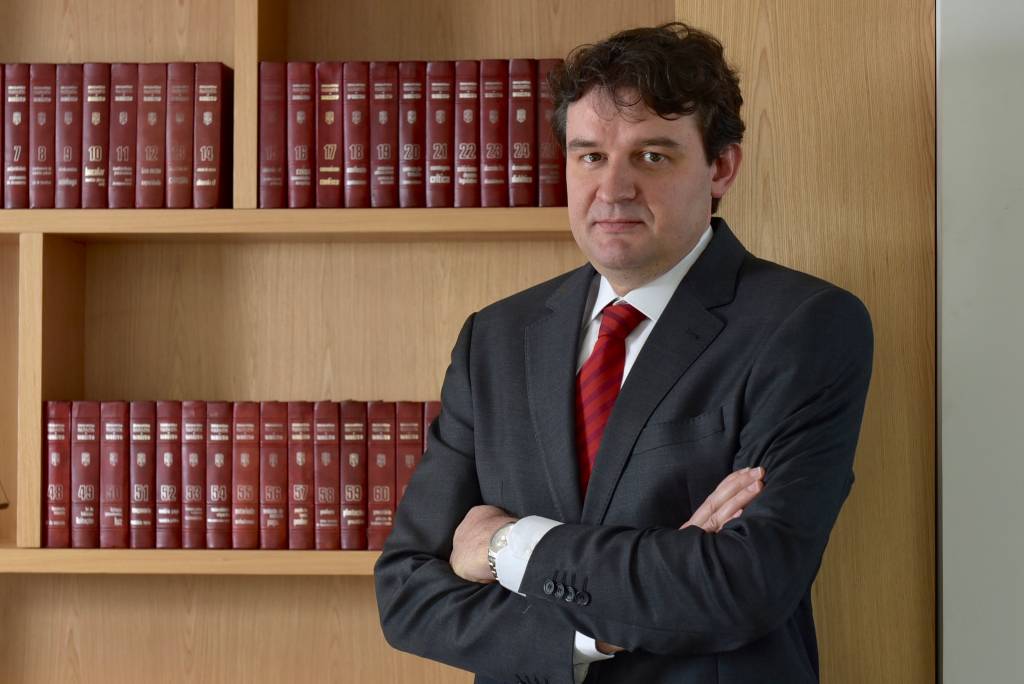 Bets: “Endividamentos são fruto de injustificado atraso na regulamentação”