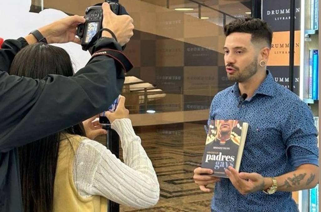 ‘O bispo me chamou para ir a um motel’, relata ex-seminarista em livro