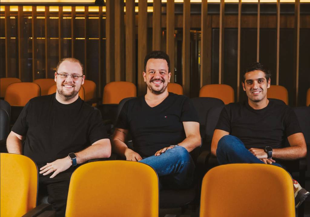 CRMBONUS—SOCIOS-internet.jpg Eduardo Vieira, Luiz Guedes e Alexandre Zolko, da CRMBonus: aporte estrangeiro