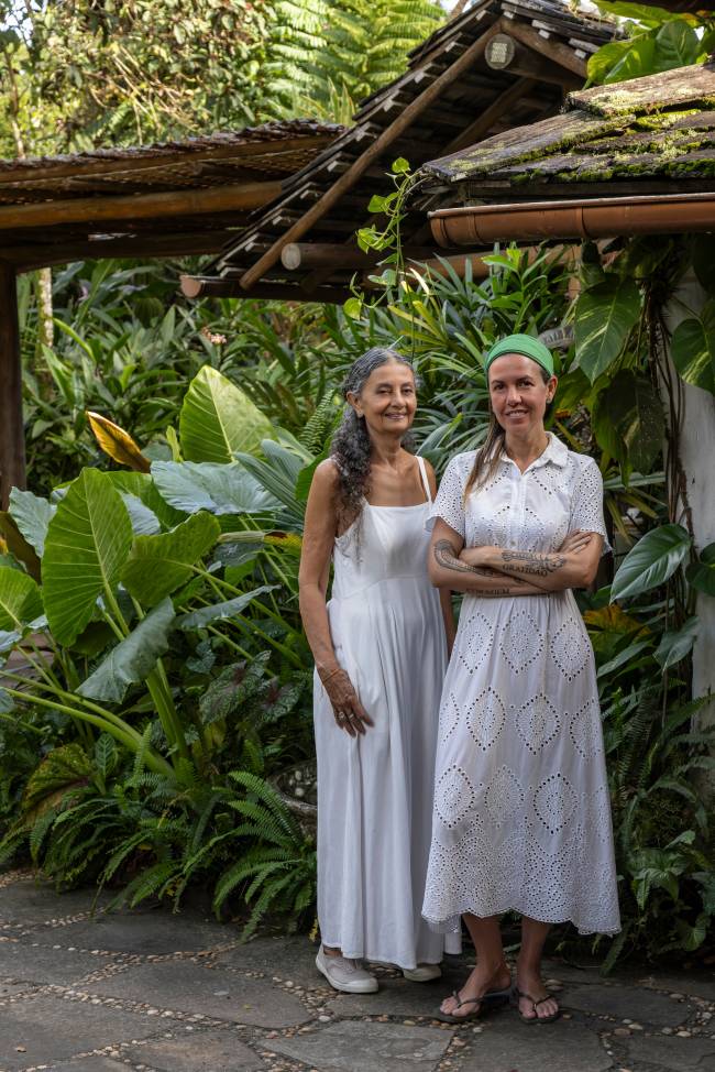 Capim Santo – Sandra Marques e Morena Leite Capim Santo - Sandra Marques e Morena Leite