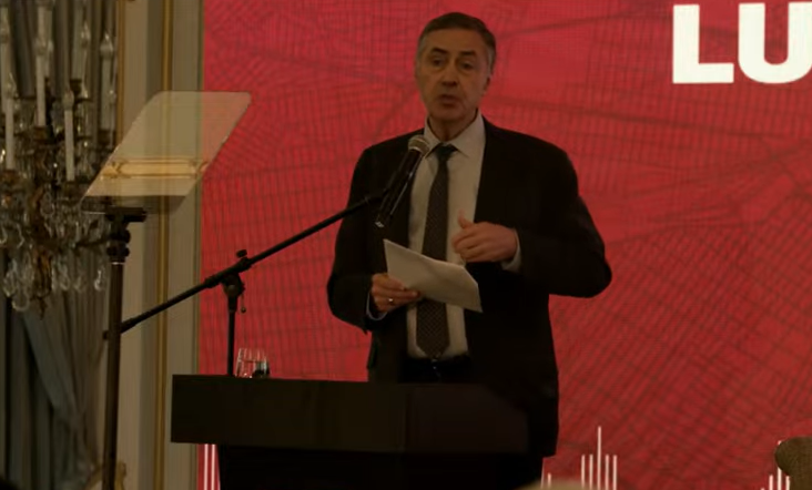 Barroso nega tensão entre Poderes e mundo se despede de Pepe Mujica