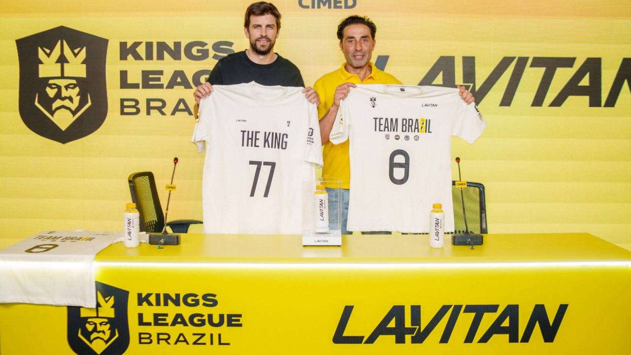 Gerard Piqué, idealizador da Kings League, e João Adibe, da Cimed