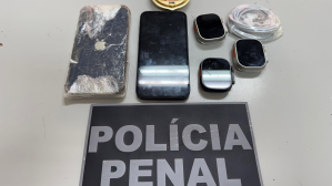 Equipamentos eletrônicos encontrados com monitor de ressocialização Equipamentos eletrônicos encontrados com monitor de ressocialização