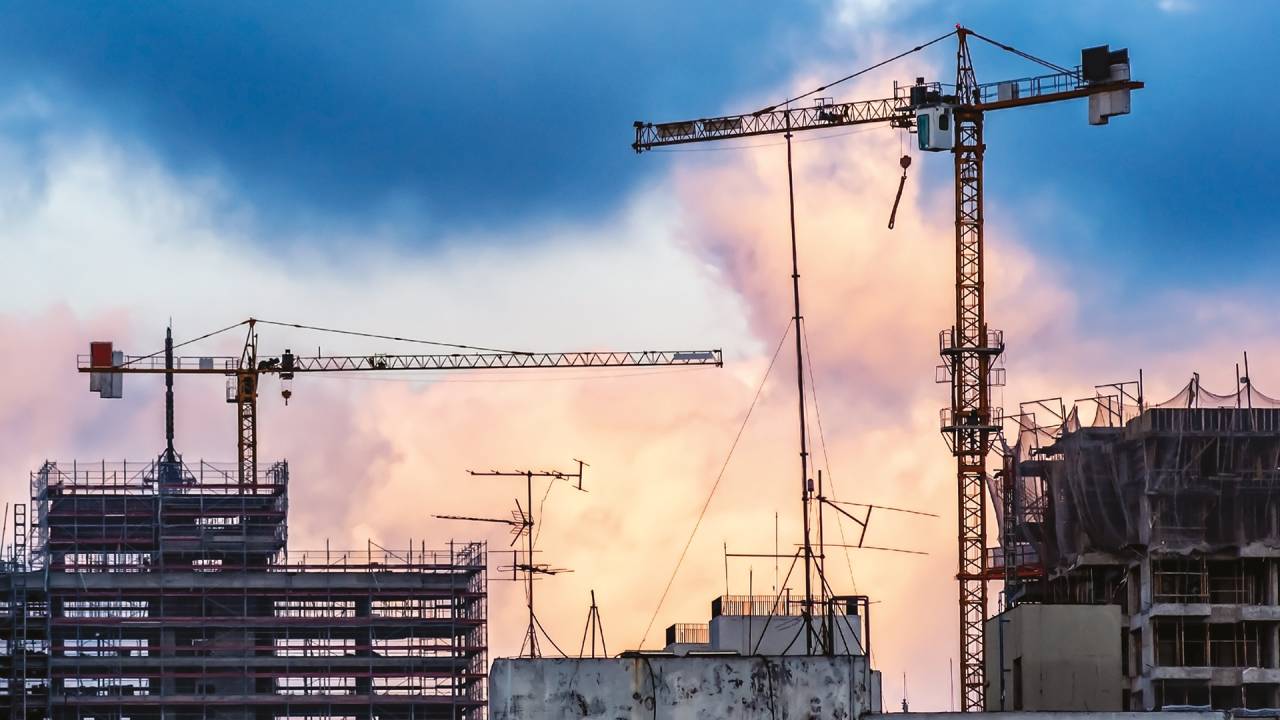 Prédios em construção em São Paulo: a modalidade ganha força como alternativa para financiar imóveis