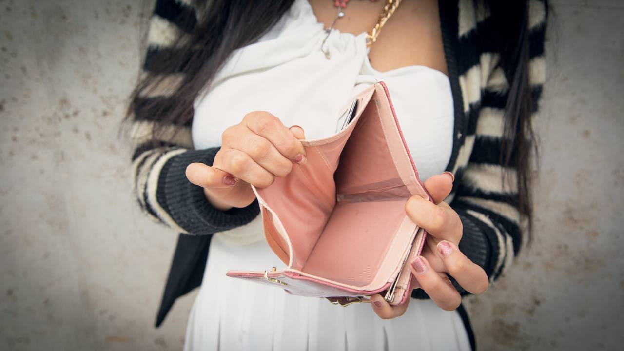 É UNIVERSAL - Carteira vazia: jovens mundo afora admitem não ter vontade nem disciplina para gerir suas finanças