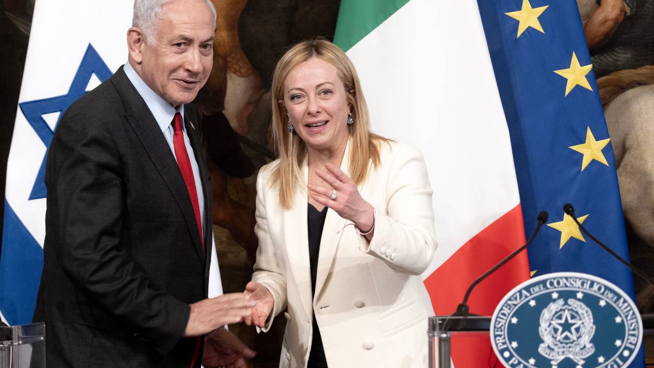O primeiro-ministro de Israel, Benjamin Netanyahu, e a primeira-ministra de Itália, Giorgia Meloni. 10/03/2023