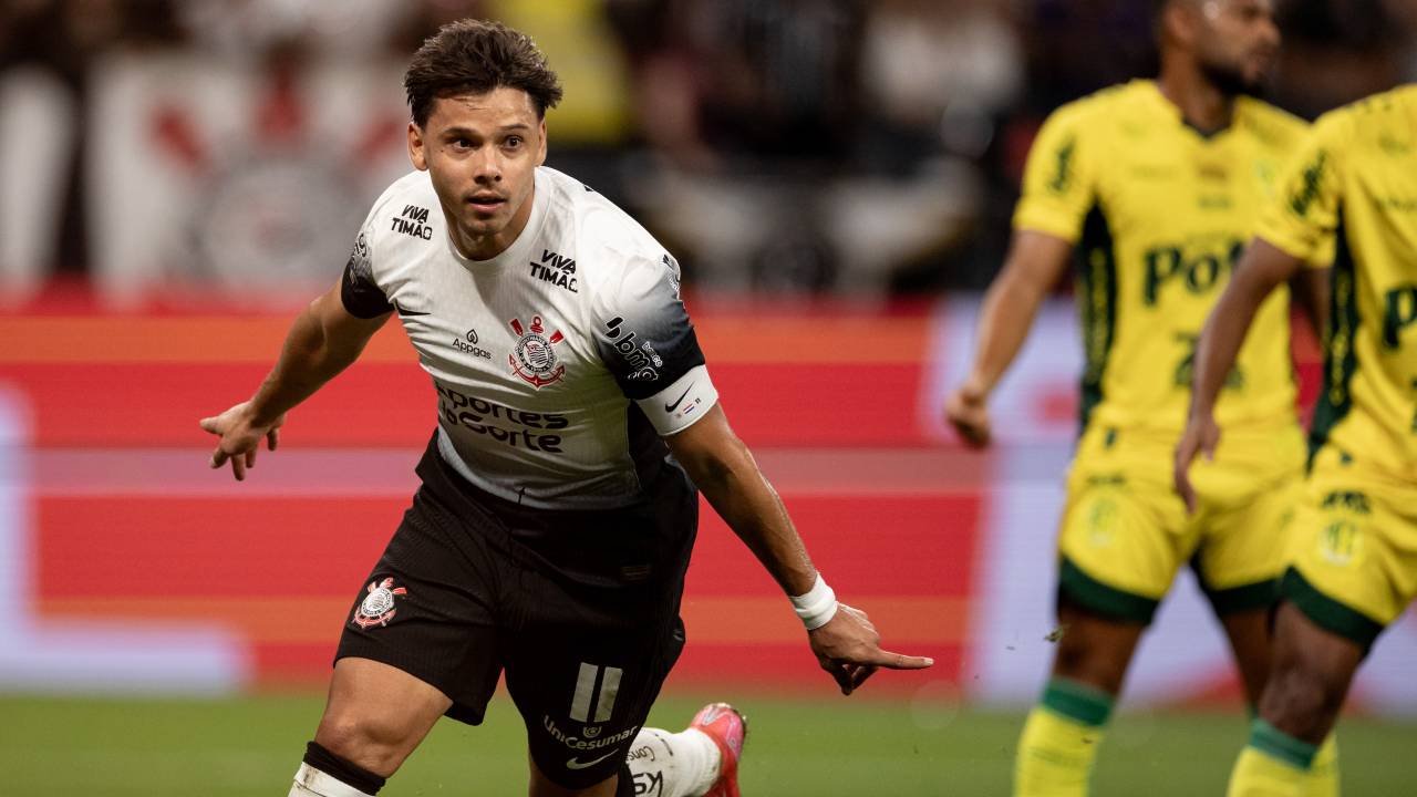 SAO PAULO, BRAZIL - MARCH 2: Angel Romero of Corinthians celebrates after scoring the first goal of his team during the Campeonato Paulista A1 quarter-final between Corinthians and Mirassol at Neo Quimica Arena on March 2, 2025 in Sao Paulo, Brazil. (Photo by Marco Galvão/Sports Press Photo/Getty Images)