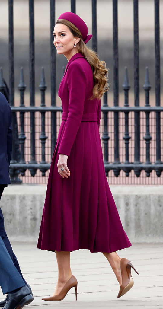 The Royal Family Watch Military Procession To Mark The 80th Anniversary Of VE Day Kate Middleton veste Emilia Wickstead