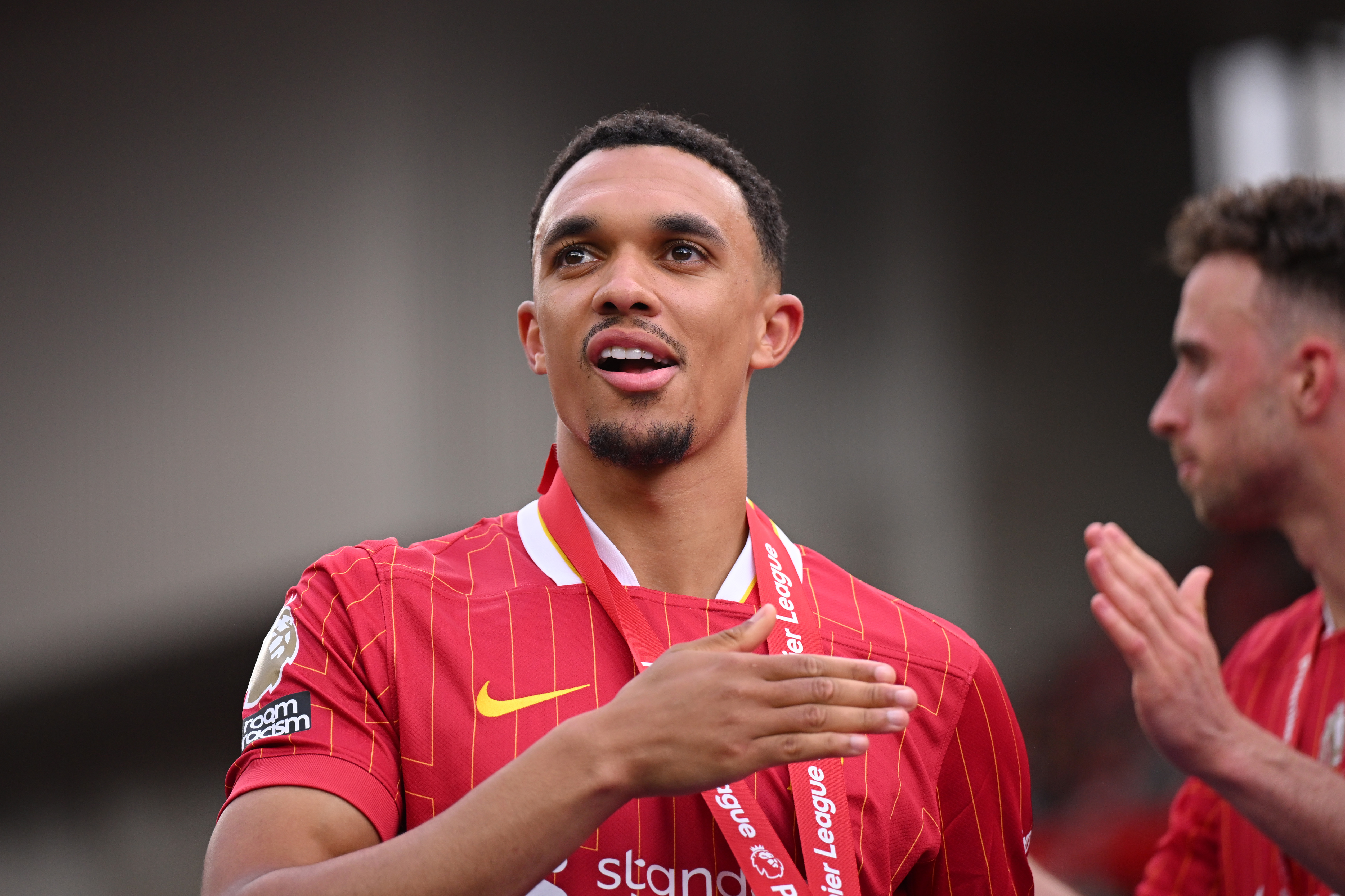 Trent Alexander-Arnold é anunciado pelo Real Madrid e disputa o mundial pelo clube merengue