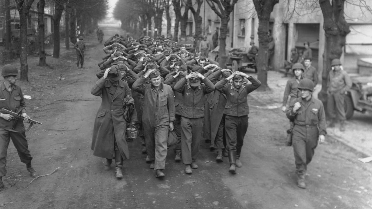 Rendição de soldados alemães durante a Segunda Guerra Mundial