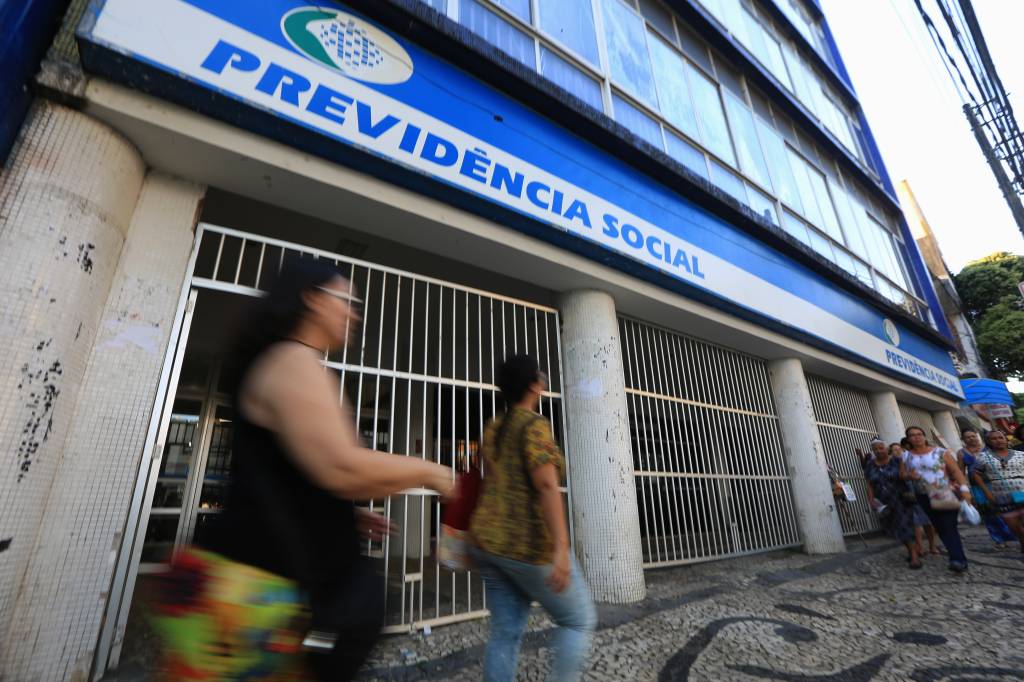 STF dá aval para governo começar a pagar vítimas de descontos do INSS