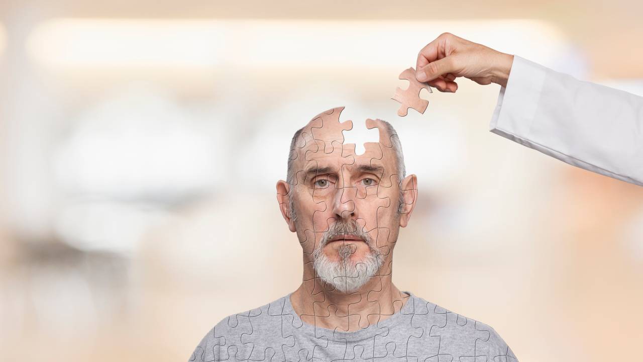 Quebra-cabeças científico: cientistas usaram IA para modelar enzima que atua no cérebro e entender sua relação com o Alzheimer