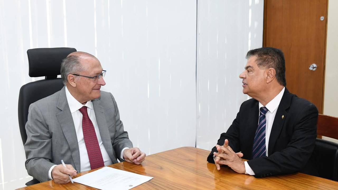 Alckmin e Nelsinho Trad discutem missão parlamentar aos EUA para abrir diálogo sobre tarifas com congressistas americanos