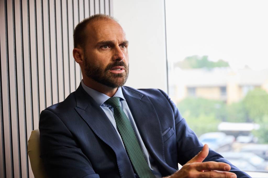 Eduardo Bolsonaro acena à Faria Lima e fala em aproximação com o mercado