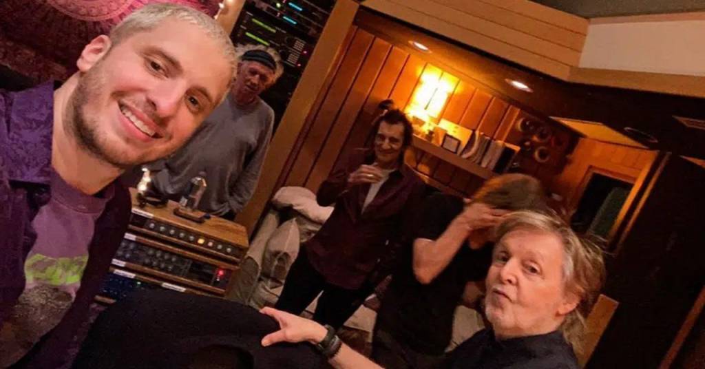 WhatsApp Image 2025-04-28 at 14.46.39 O produtor musical Andrew Watt com os Rolling Stones e Paul McCartney