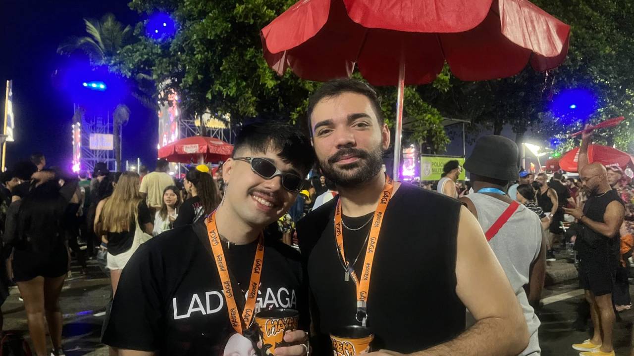 Matheus Burak e Vinícius Carvalho, fãs de Lady Gaga