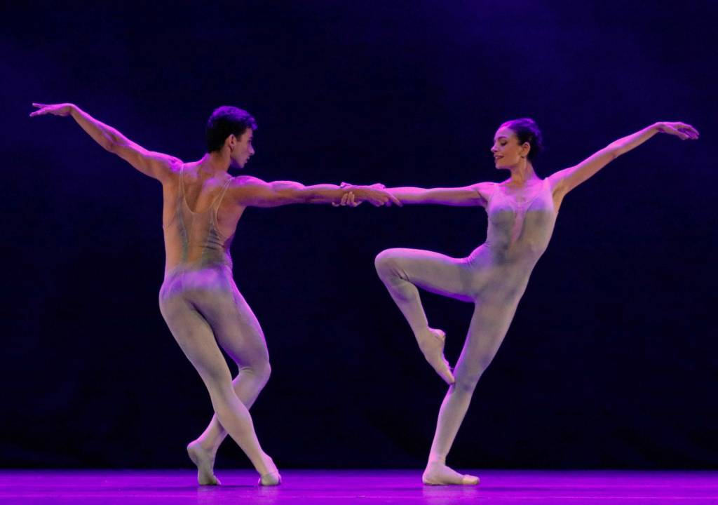 Companhia de balé clássico se apresenta com 3 coreografias em Petrópolis