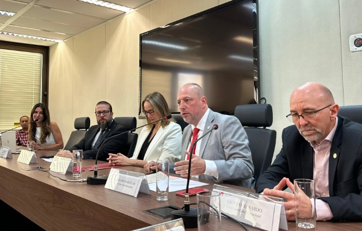 Diretoria do Internacional em reunião com PGFN