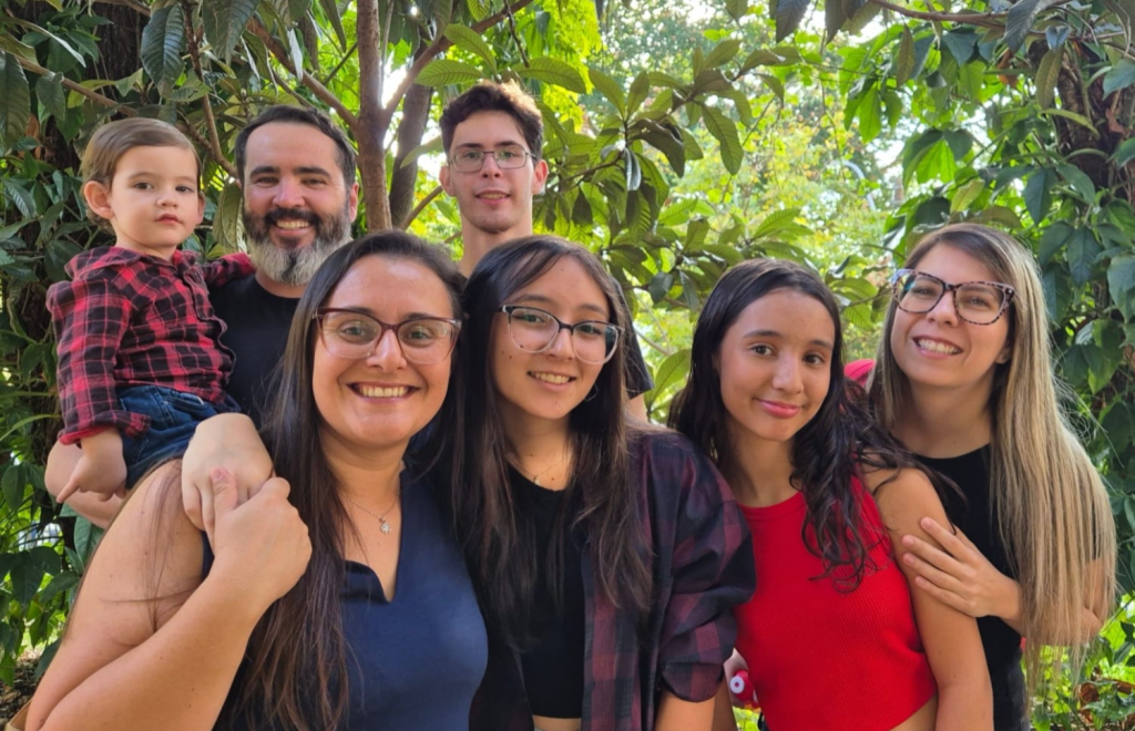 Família poliamor: ‘Depois de muita terapia e empatia conseguimos superar’