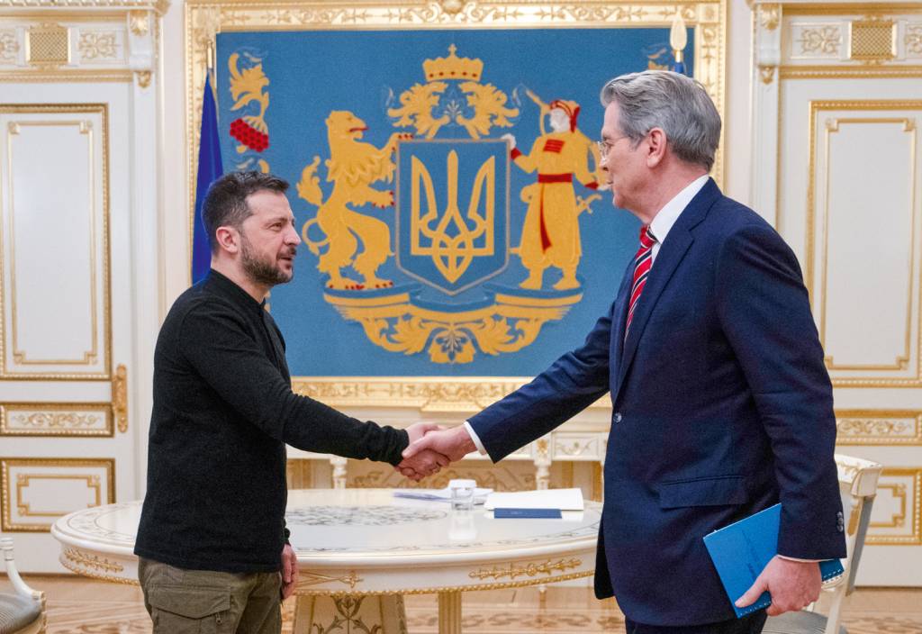 efespseventeen317188.jpg ACORDO - Zelensky e Bessent: pacto pelos minerais aproxima os dois países