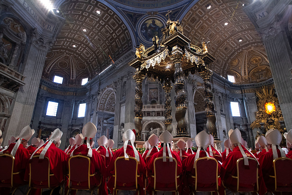 Cardeais reunidos na Basílica de São Pedro, no Vaticano. 30/04/2025