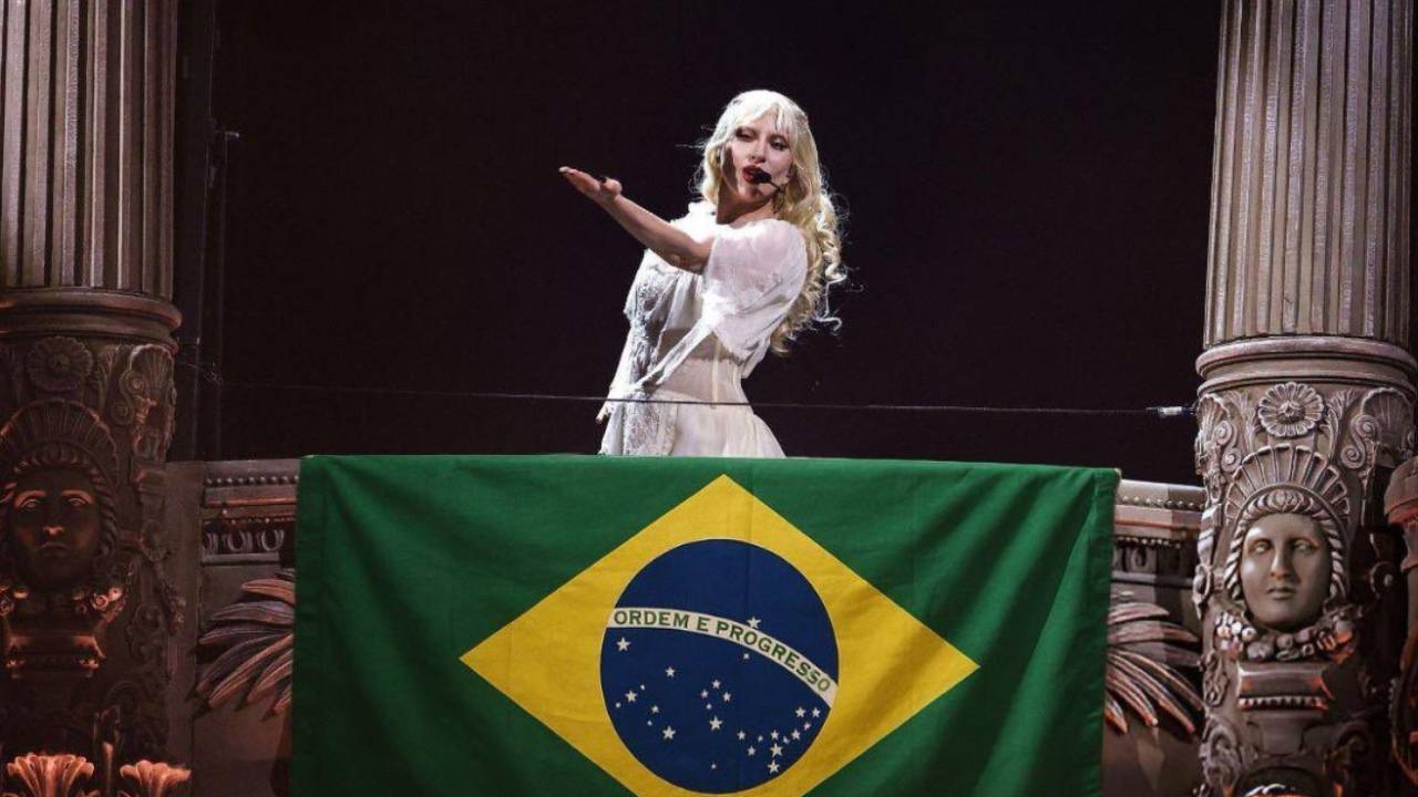 Performance de Lady Gaga em show na Praia de Copacabana