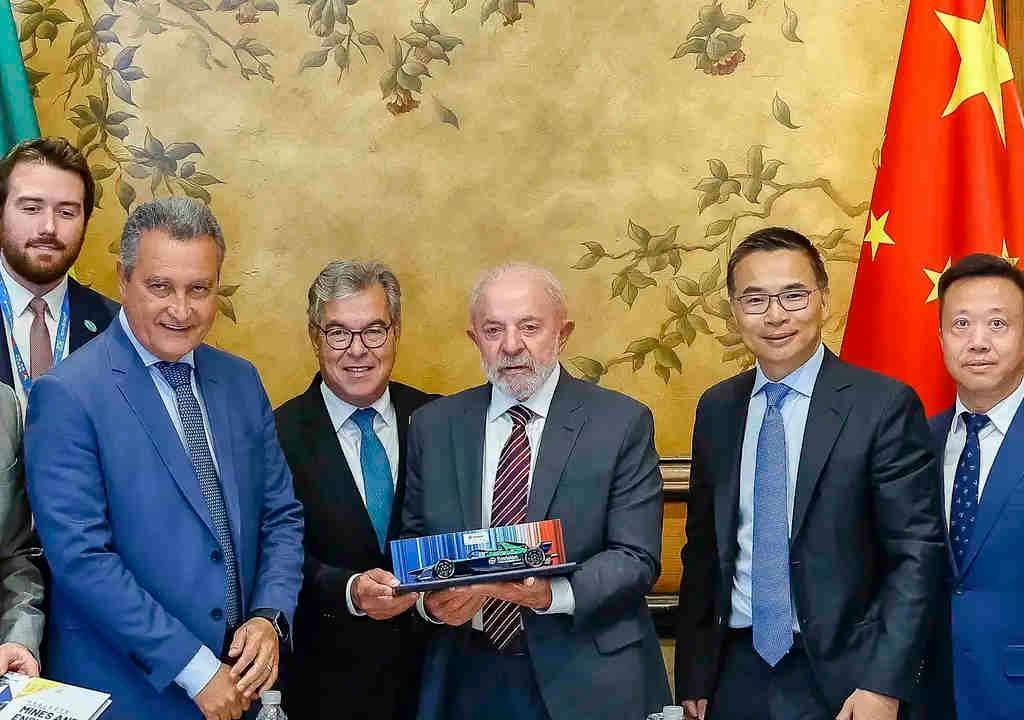 Lula se reúne com representantes da Envision na China
