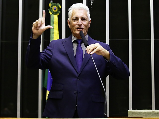‘É uma chantagem’, diz deputado do PT sobre rejeição ao pacote de impostos
