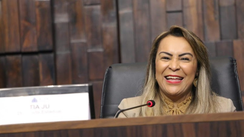 A deputada Tia Ju, ligada à Igreja Universal