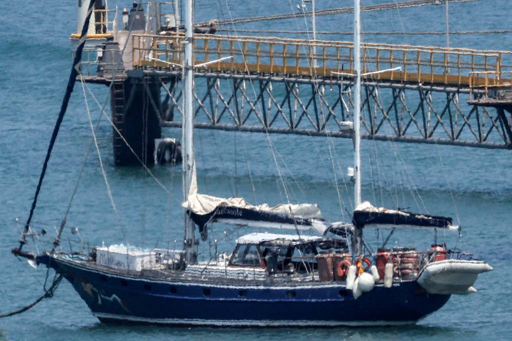 Israel deporta Greta Thunberg para Suécia após interceptação de barco humanitário