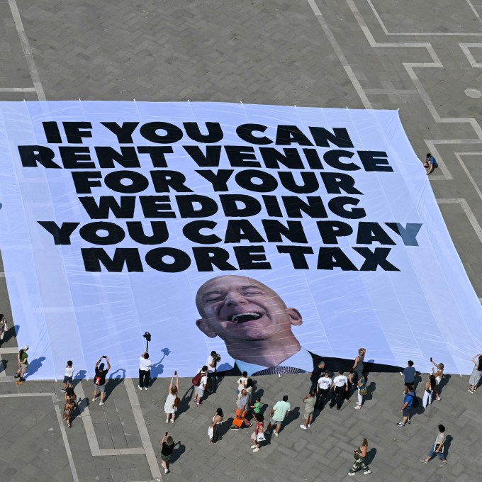 Casamento do bilionário Jeff Bezos em Veneza é alvo de protestos