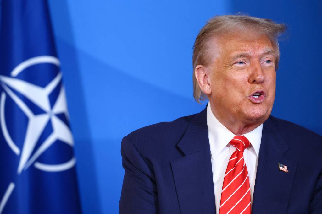 Líderes da Otan concordam em aumentar gastos militares, em vitória para Trump