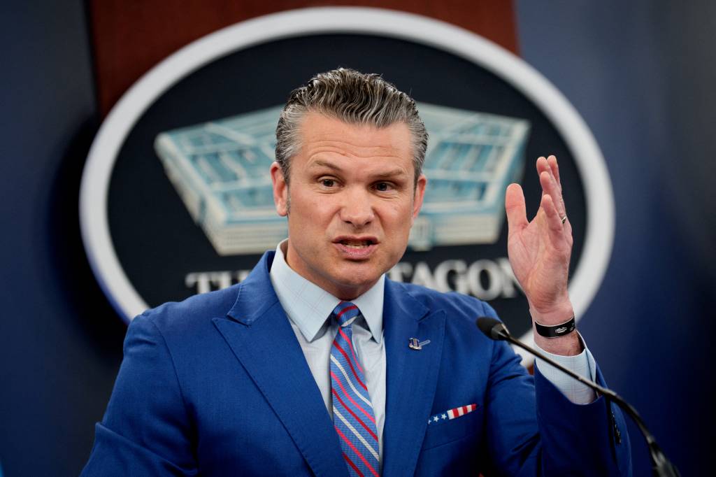 Secretário de Defesa dos EUA convoca centenas de altos militares para reunião urgente