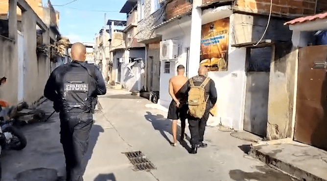 Polícia Civil do Rio realiza megaoperação no Complexo de Israel