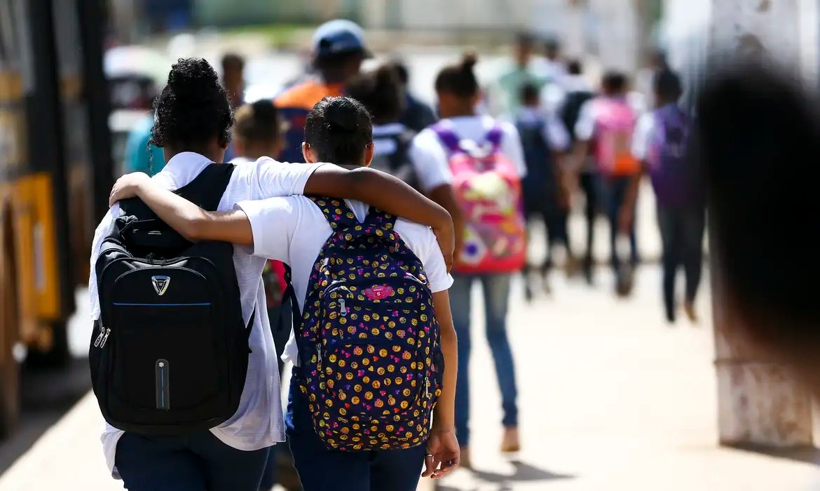 Desigualdades educacionais se mantiveram altas na última década. Reduzi-las é hoje um dos grandes desafios do país
