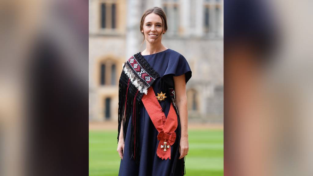 Ex-premiê da Nova Zelândia recorda ‘bronca’ de rainha Elizabeth