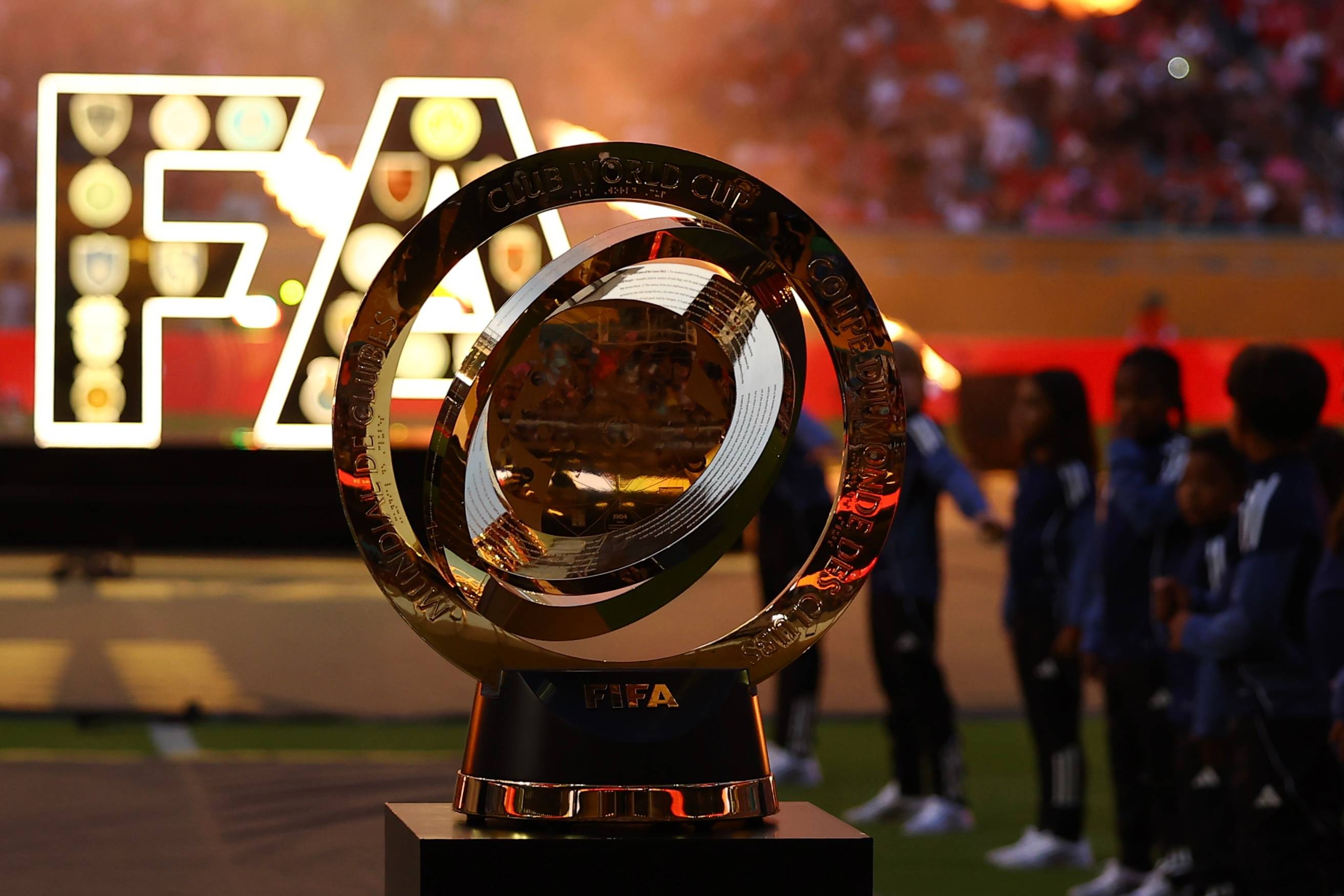 Quem são os únicos técnicos que participaram das três versões do Mundial de Clubes
