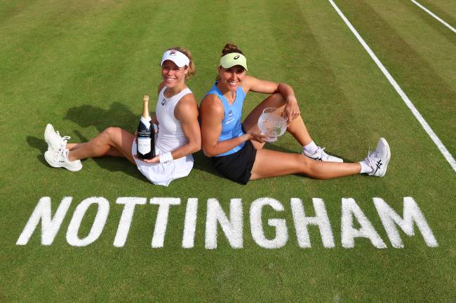 Lexus Nottingham Open – Day Seven NOTTINGHAM, ENGLAND - JUNE 22: Laura Siegemund of Germany and Beatriz Haddad Maia of Brazil celebrate with their trophies after victory against Ena Shibahara of Japan and Anna Danilina of Kazakhstan during the Women's Doubles Final match on day seven of the Lexus Nottingham Open at the Lexus Nottingham Tennis Centre on June 22, 2025 in Nottingham, England. (Photo by Nathan Stirk/Getty Images for LTA)