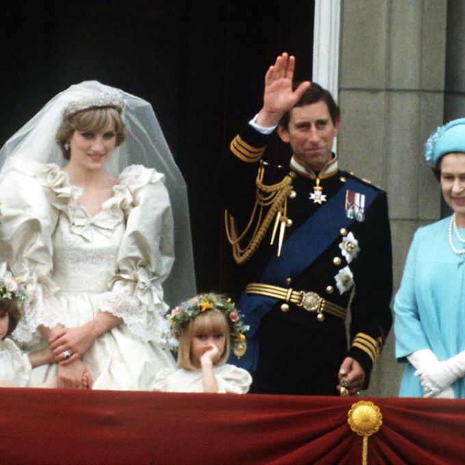 Leilão inédito de itens da Princesa Diana movimenta US$ 300 mil por vestido