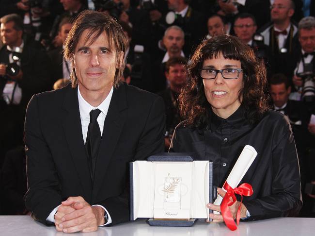 Walter Salles e Daniela Thomas com o prêmio de melhor atriz de Sandra Corveloni que ganhou por 'Linha de Passe' em 2008 no Festival de Cannes -