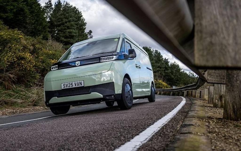 Curitibanos representam nova chinesa de elétricos que estreia no Brasil