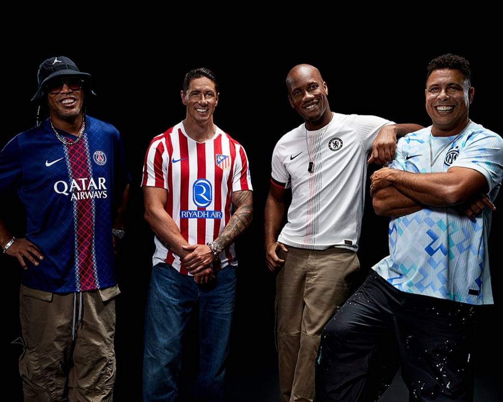 Ronaldinho Gaúcho e Fenômeno se juntam na divulgação de camisas para o Mundial