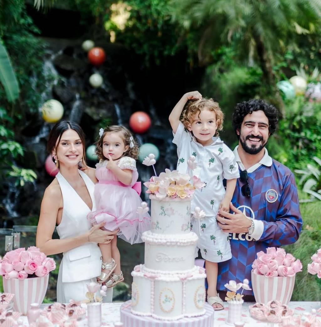 Caso Thaila Ayala: o que fazer quando irmãos não se gostam